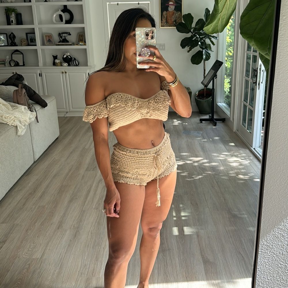 Mila bikini